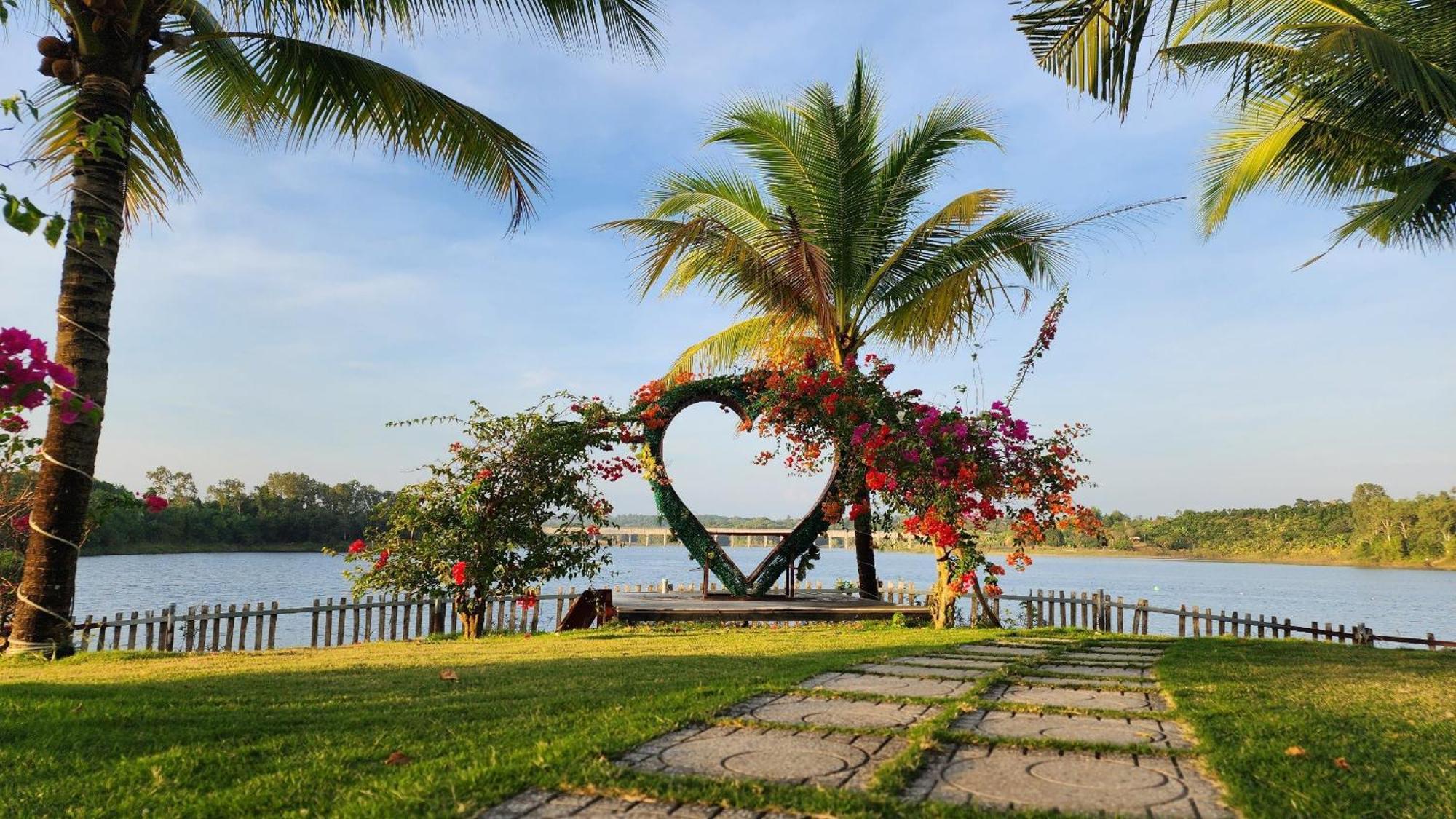 Dat Rong Dinh Gia Trang Bà Rịa Exterior foto